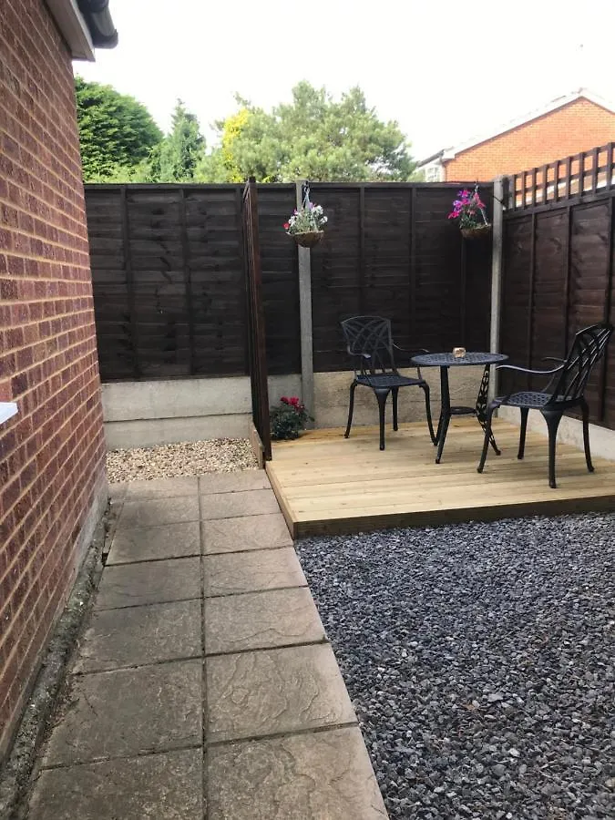 Studio-1-Staines/Heathrow/London-Own Entrance 0*, Staines-upon-Thames